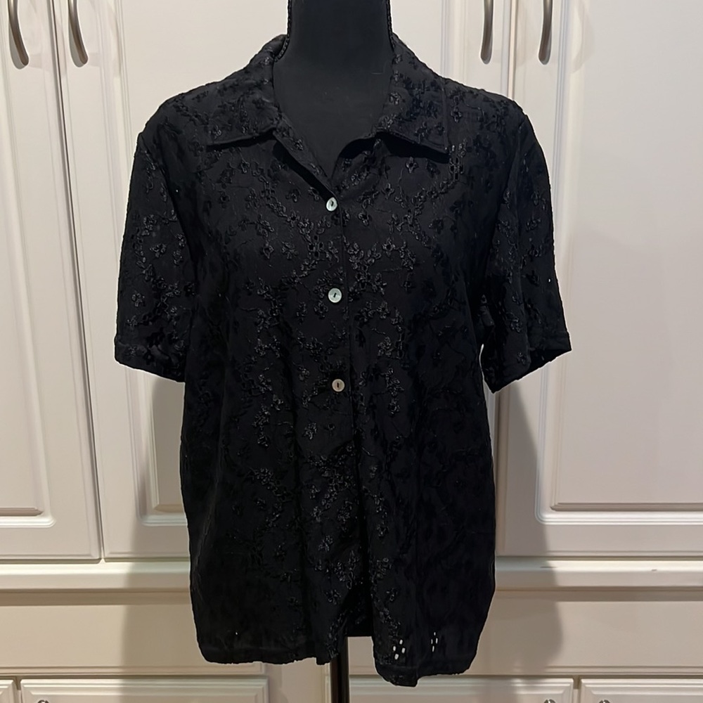 Tweeds brand short sleeve ladies button up blouse.